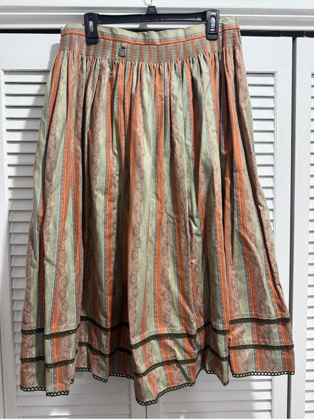 Vintage German Oktoberfest skirt